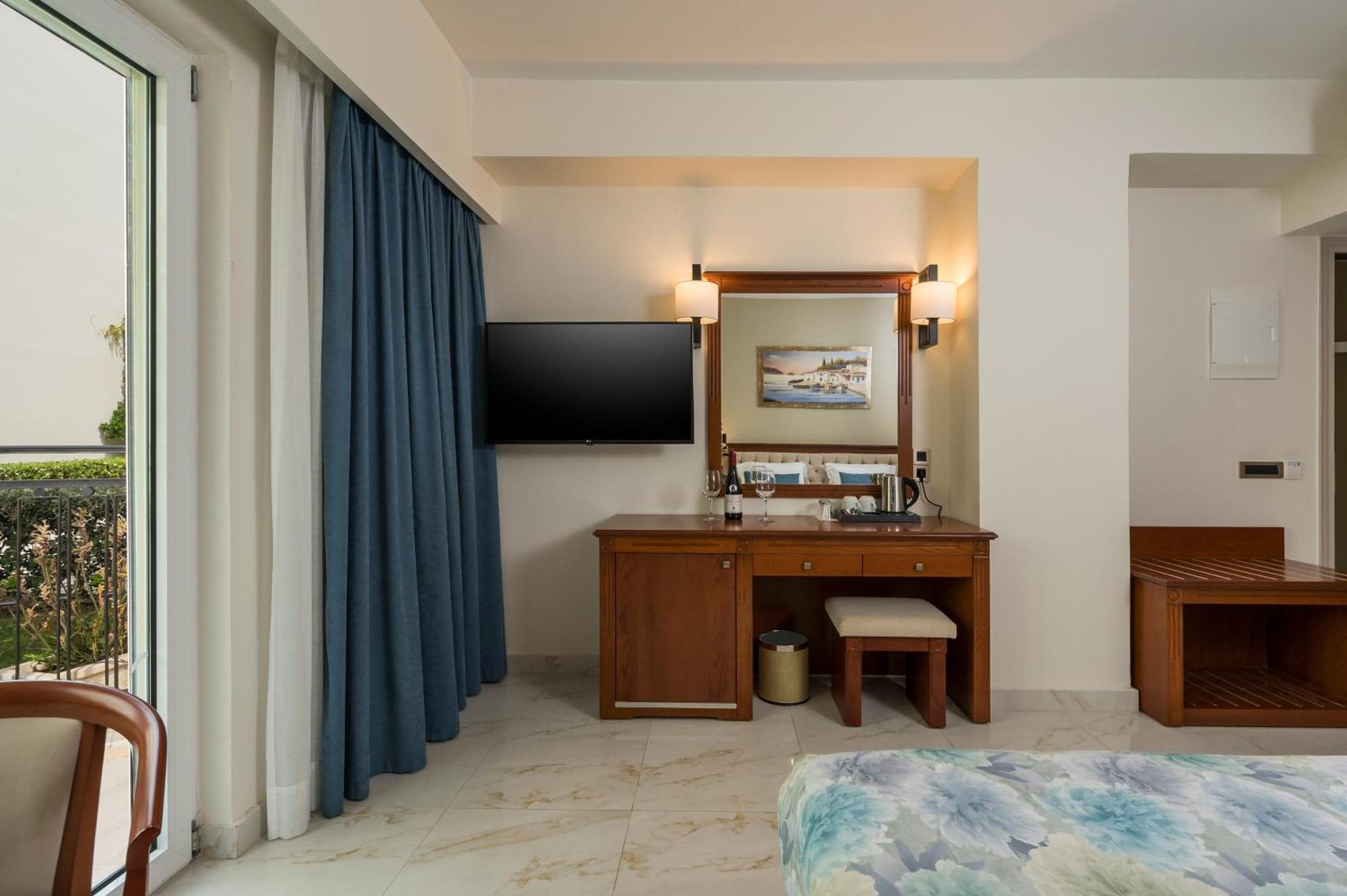 Vantaris Palace Paralia Kourna Екстер'єр фото