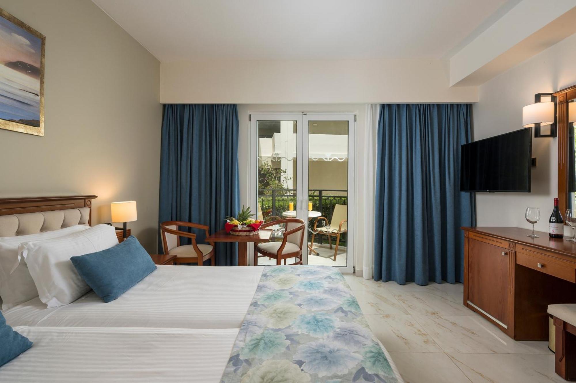 Vantaris Palace Paralia Kourna Екстер'єр фото
